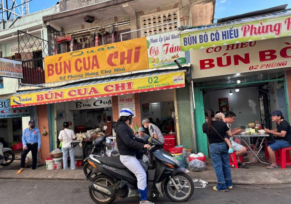 Tiệm bún cua Gia Lai lâu năm nổi tiếng với món bún cua thối đậm đà