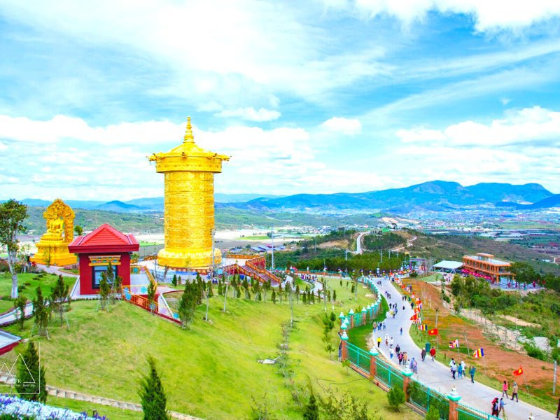 Toàn cảnh khu đại bảo tháp Kinh Luân tại Samten Hills