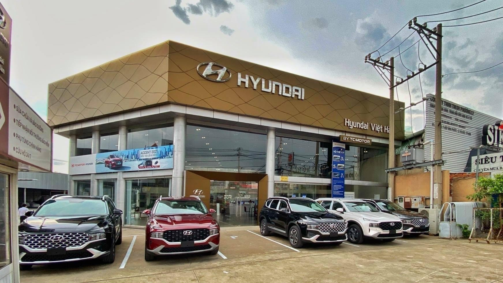 Toàn cảnh mặt trước Đại lý Hyundai Việt Hàn