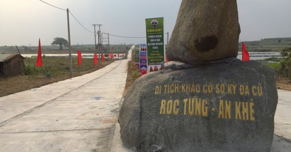 Toàn cảnh một phần khu di tích Rộc Tưng Gò Đá Gia Lai nhìn từ trên cao