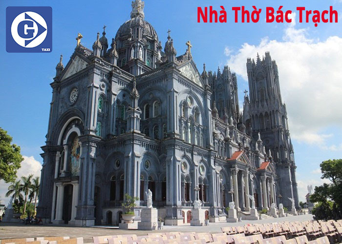 Toàn cảnh Nhà thờ Bắc Trạch với kiến trúc Gothic đặc trưng khi du lịch Thái Bình