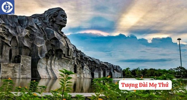 Toàn cảnh Tượng Đài Mẹ Việt Nam Anh Hùng Nguyễn Thị Thứ uy nghiêm, biểu tượng lịch sử khi du lịch Tam Kỳ
