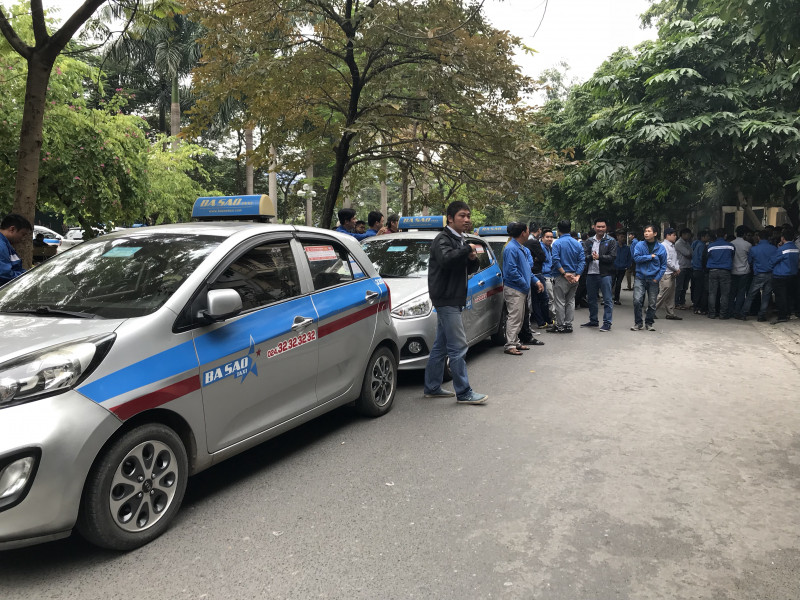 Tổng đài dịch vụ taxi Hoài Đức phục vụ khách hàng