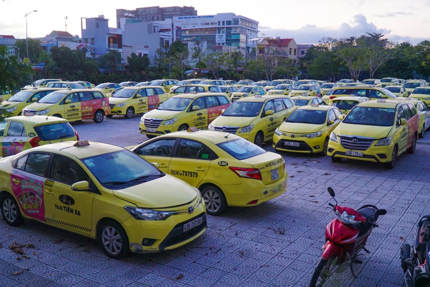Tổng đài hỗ trợ khách hàng đặt dịch vụ Taxi Tiên Du