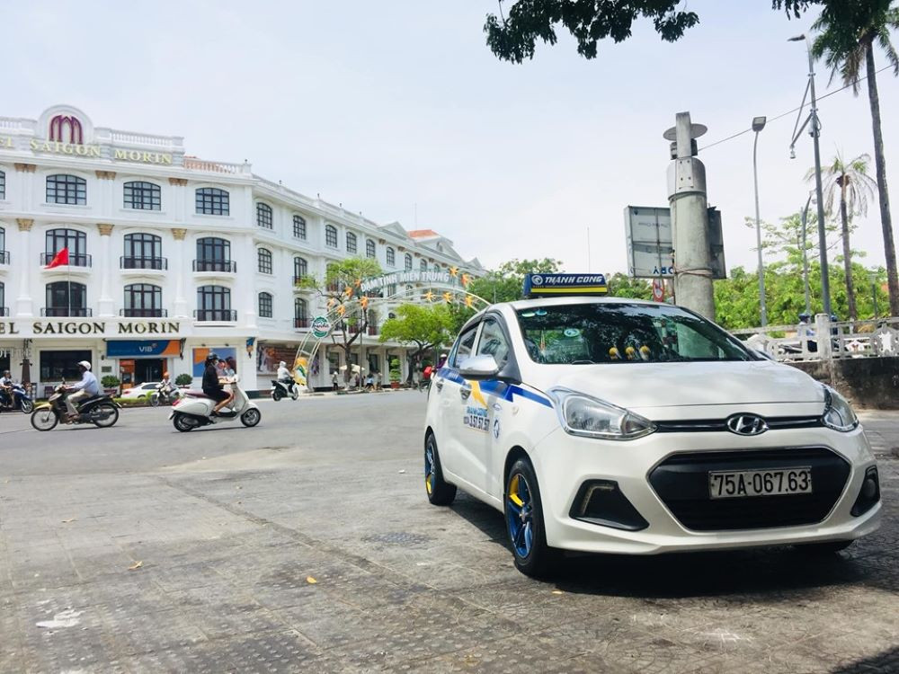 Tổng đài hỗ trợ khách hàng tìm lại đồ thất lạc trên taxi Phong Điền
