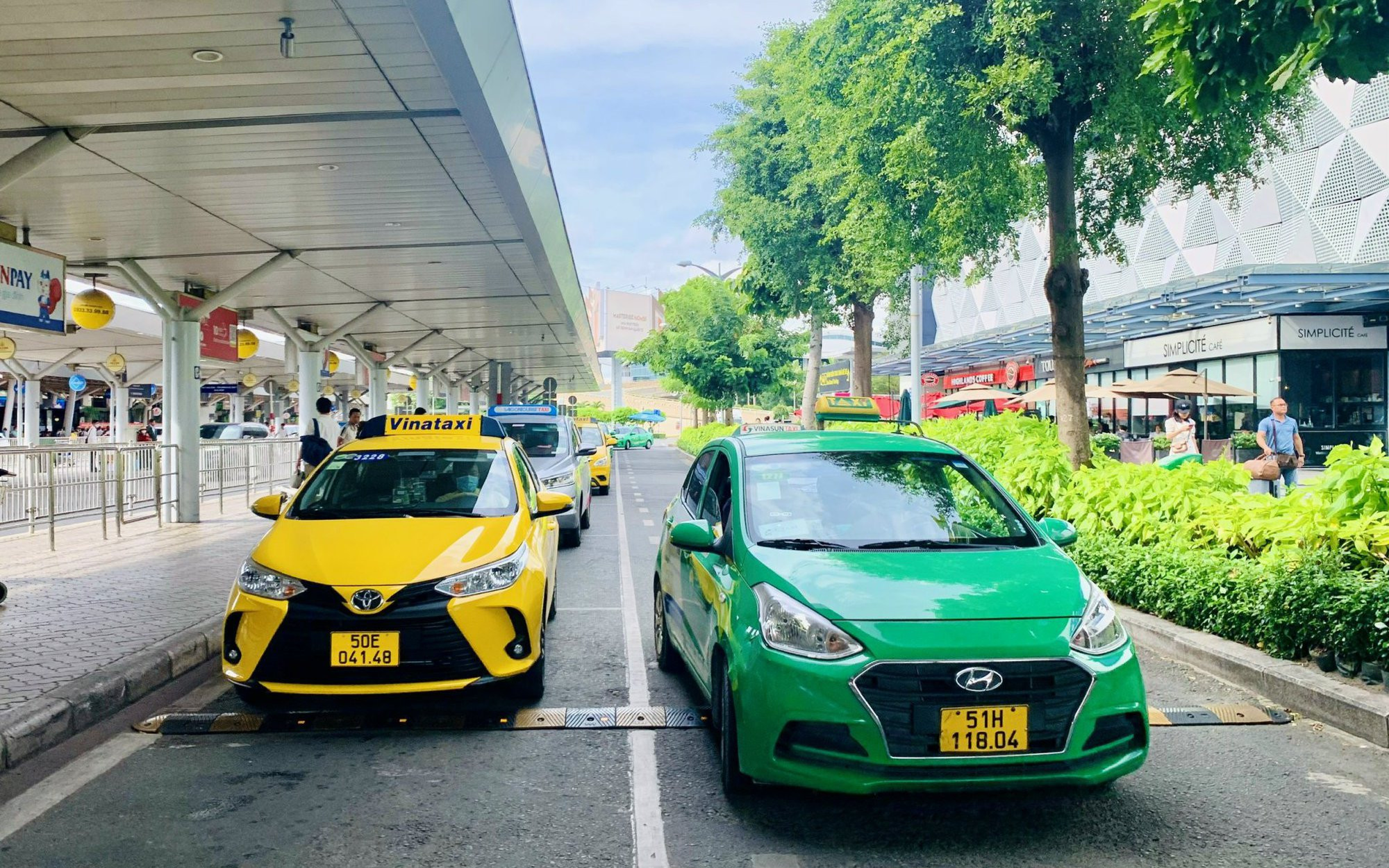 Tổng đài liên hệ dịch vụ taxi Hậu Lộc