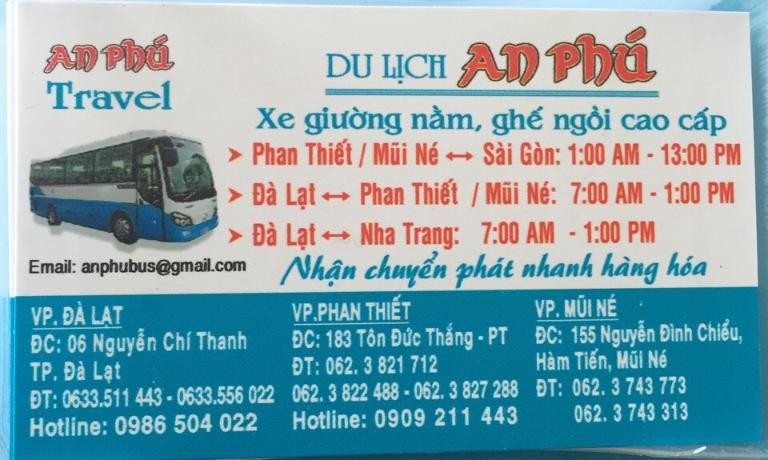 Tổng đài viên An Phú Đà Lạt đang hỗ trợ khách hàng