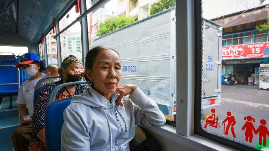 Tổng hợp một số kinh nghiệm đi xe bus dành cho người mới