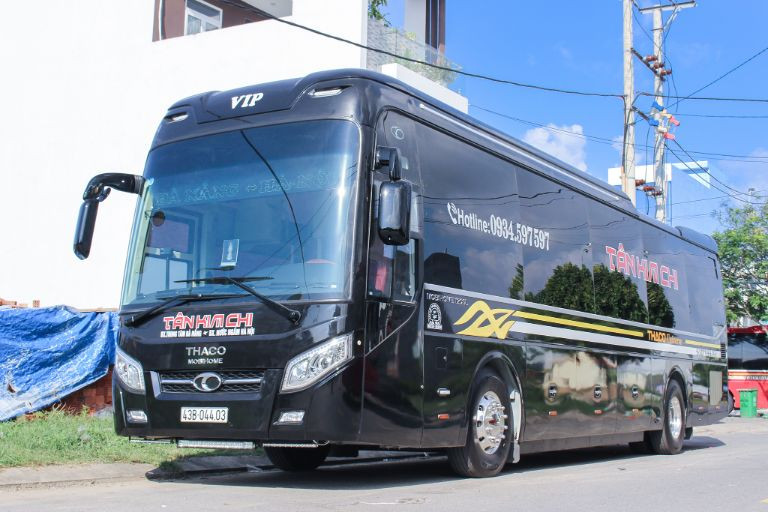 Tổng thể bên ngoài xe limousine Tân Kim Chi tuyến Đà Nẵng Ninh Bình