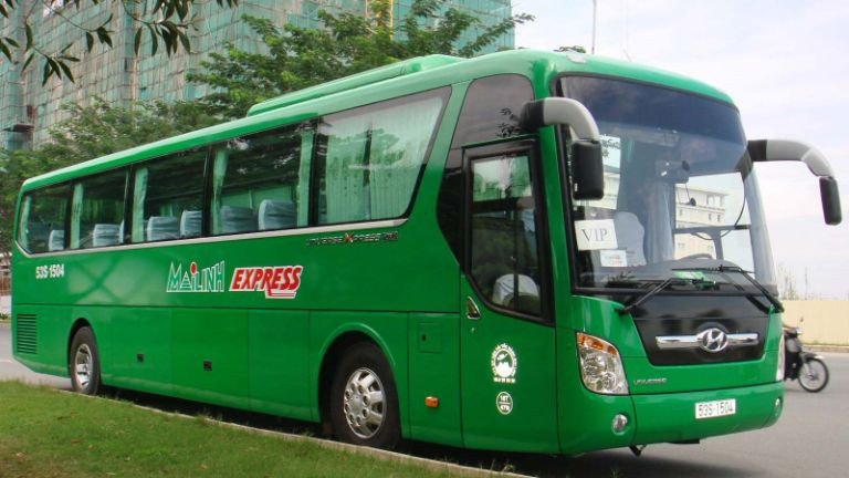 Tổng thể xe giường nằm hiện đại của Mai Linh Express phục vụ tuyến Hà Nội Bình Dương