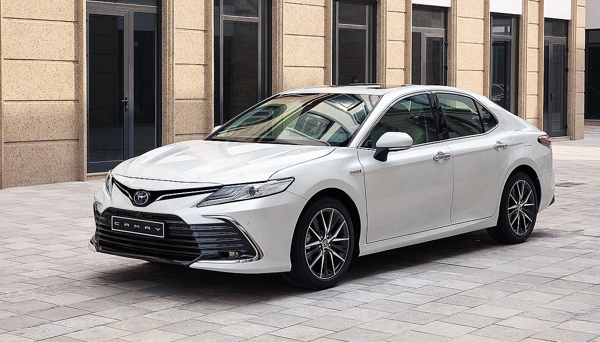 Toyota Camry, dòng xe sedan hạng D sang trọng