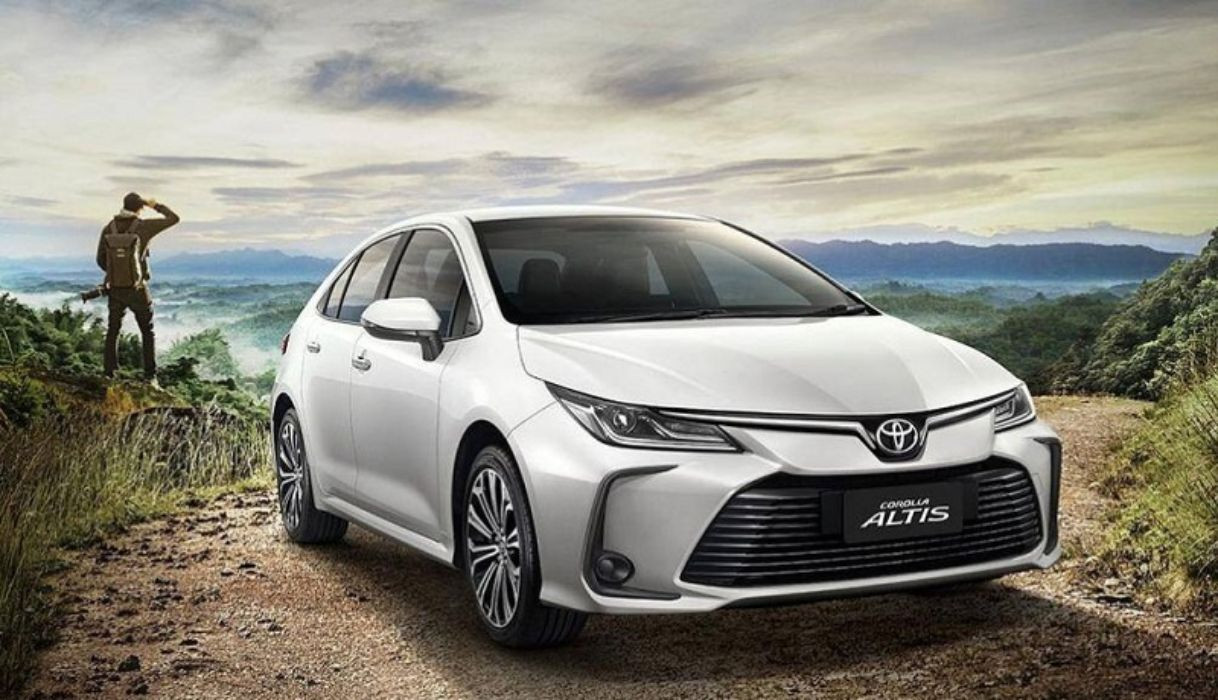 Toyota Corolla Altis 2022 với hệ thống phanh tay điện tử