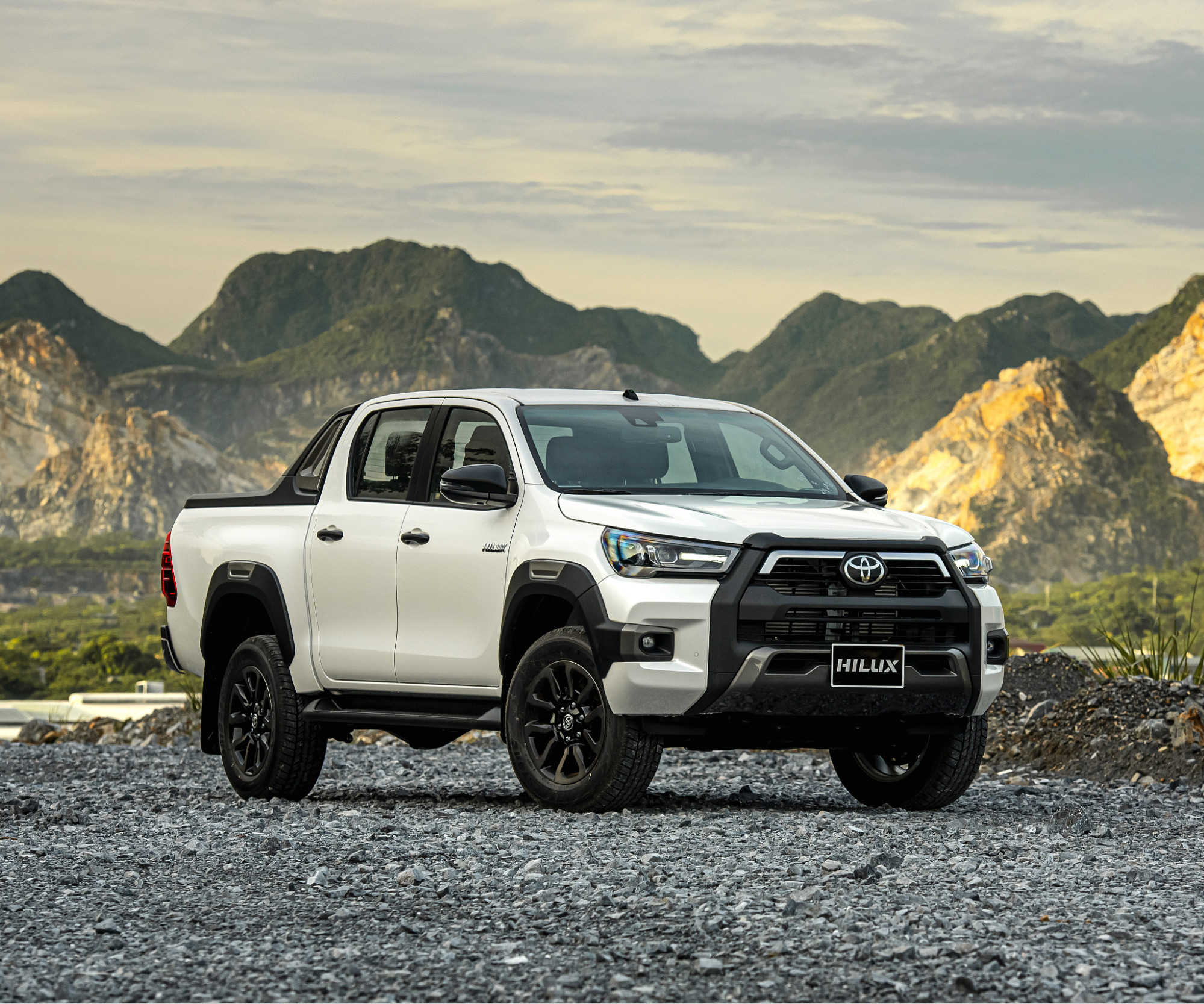 Toyota Hilux, mẫu xe bán tải mạnh mẽ