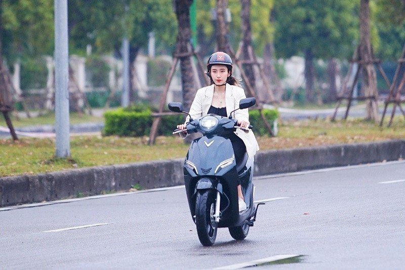 Trải nghiệm mượt mà với xe máy điện VinFast Feliz nguyên bản