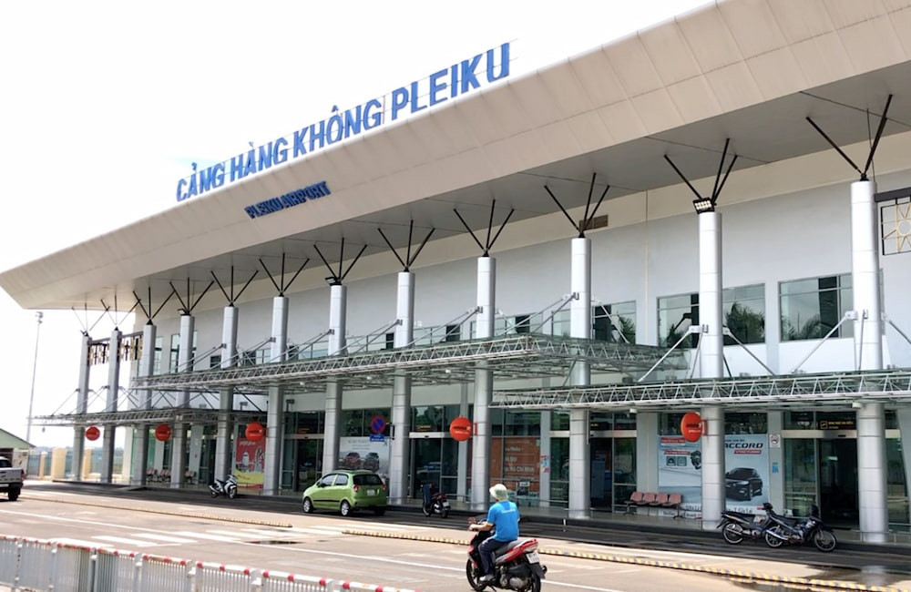 Từ sân bay Pleiku đến Núi Đá Gia Lai khoảng 9km