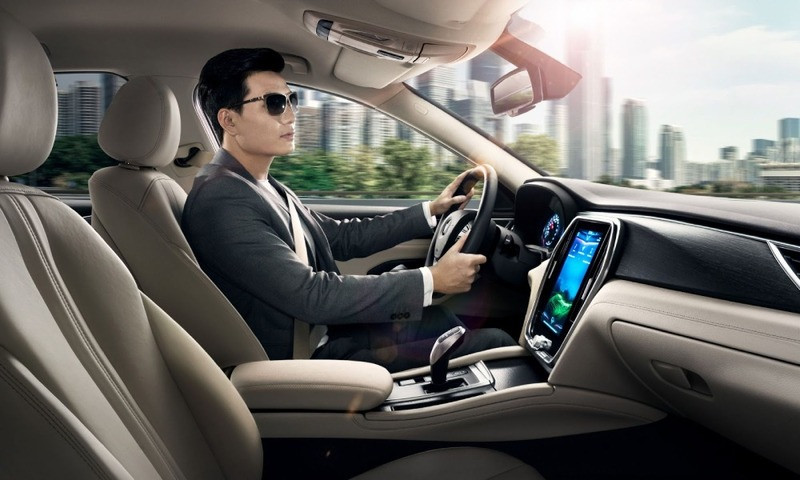 Tư thế đánh lái khi tấp xe vào lề phải