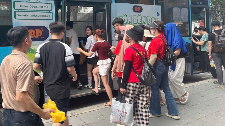 Tuyến xe bus 06 ngày càng được người dân ưa chuộng