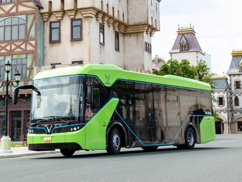 Tuyến xe buýt sân bay Phú Quốc, so sánh với giá taxi