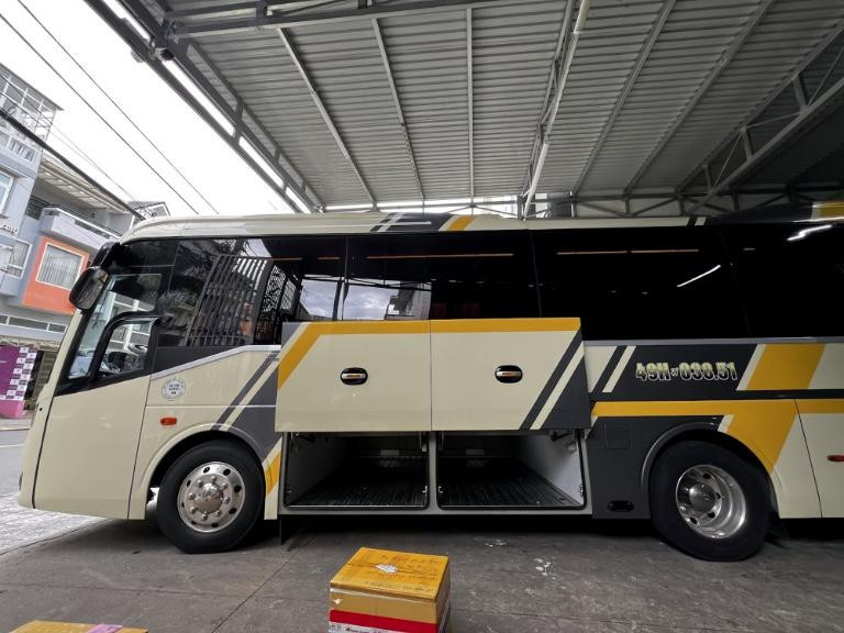 Vận chuyển hàng hóa qua nhà xe Hiền Ân
