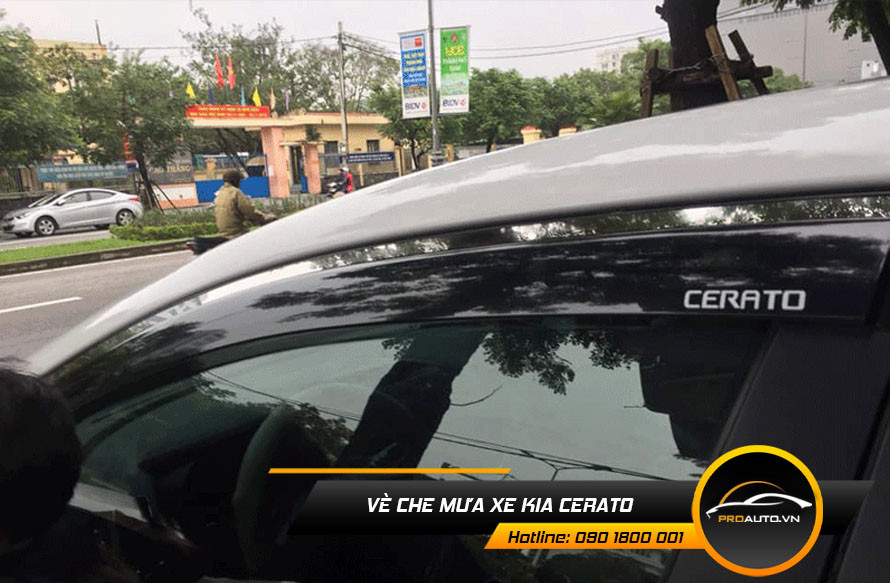 Vè che mưa lắp trên cửa xe Kia Cerato