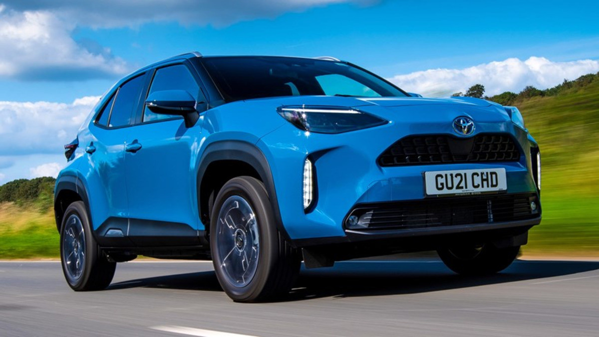 Vô lăng trợ lực điện và bảng đồng hồ trên Toyota Yaris 2021