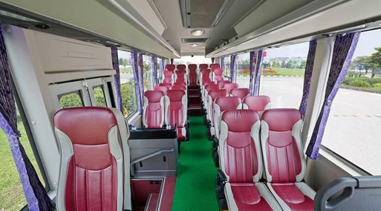 Xe 45 chỗ đời mới, thoải mái và rộng rãi