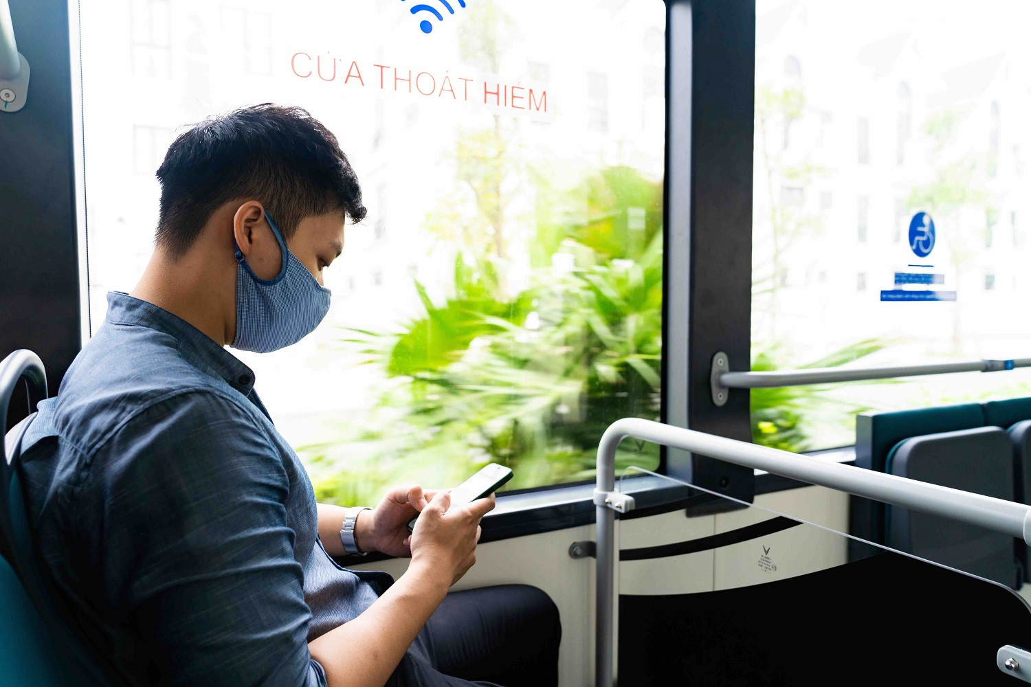 Xe buýt điện VinFast tích hợp nhiều tính năng hiện đại