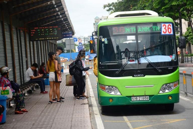 Xe buýt tuyến 22 kết nối Bến xe Quận 8 và KCN Lê Minh Xuân