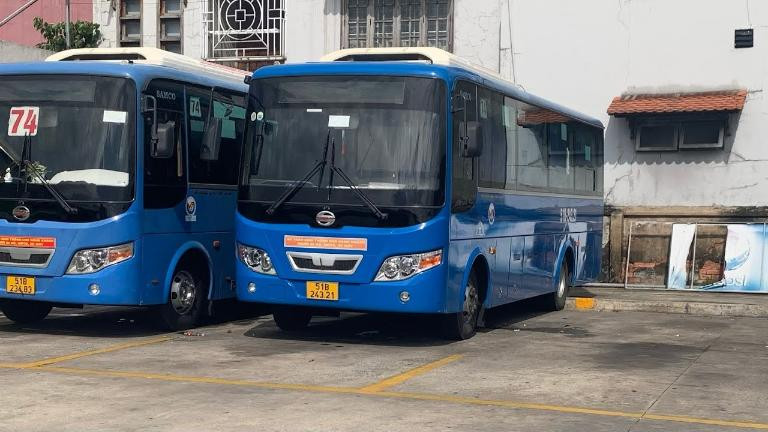 Xe buýt tuyến 74 kết nối Bến xe An Sương và Bến xe Củ Chi Sài Gòn