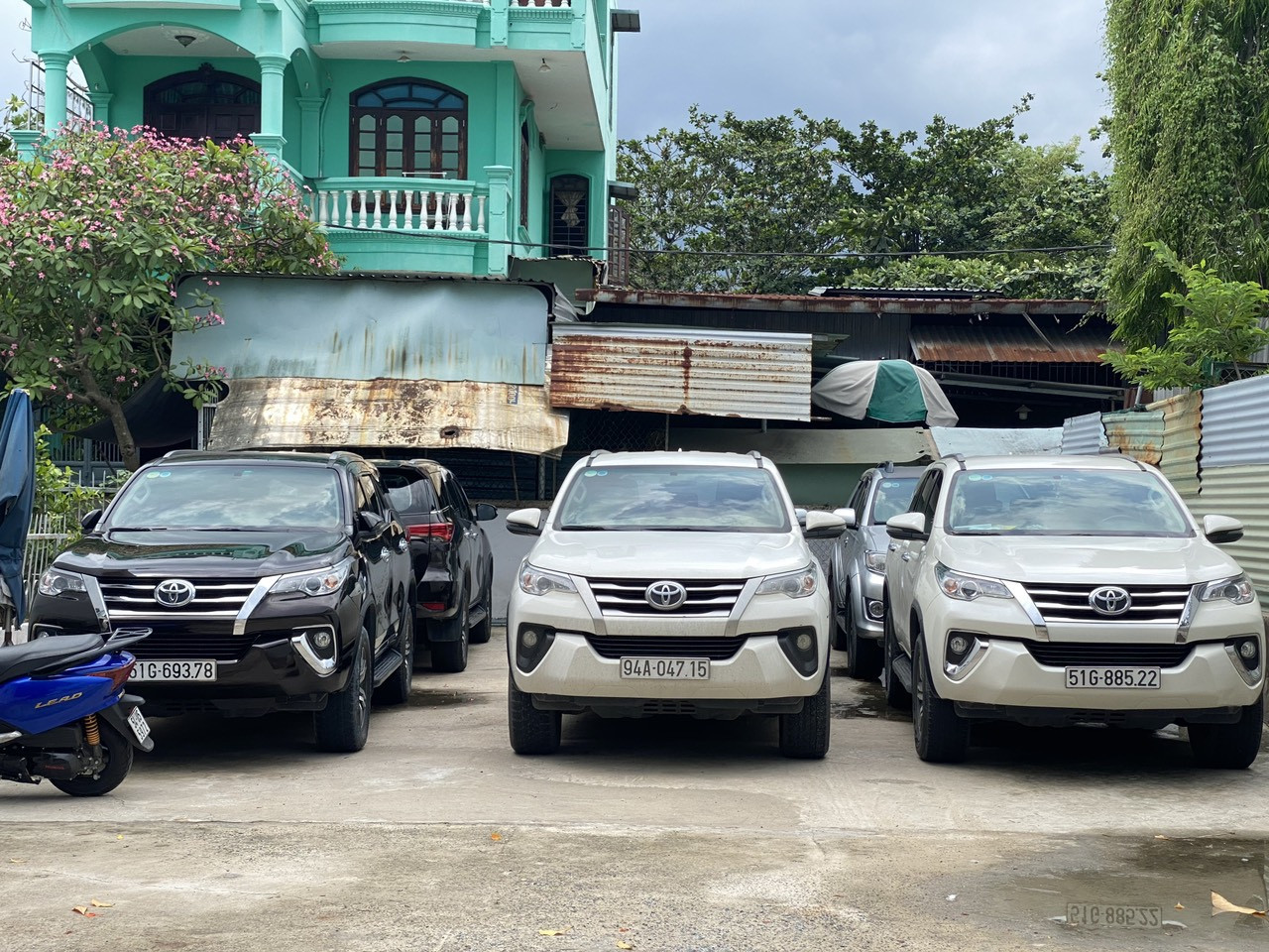 Xe Fortuner đời mới sẵn sàng phục vụ khách đi Hồ Tràm từ Sài Gòn