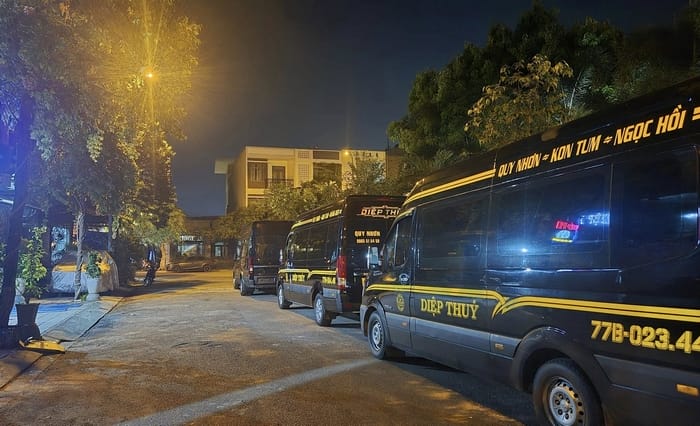 Nhà xe Gia Lai Quy Nhơn Diệp Thuý cung cấp nhiều chuyến dịch vụ limousine chất lượng, hỗ trợ khách hàng tận tình Nhà xe Gia Lai Quy Nhơn Diệp Thuý cung cấp nhiều chuyến dịch vụ limousine chất lượng, hỗ trợ khách hàng tận tình