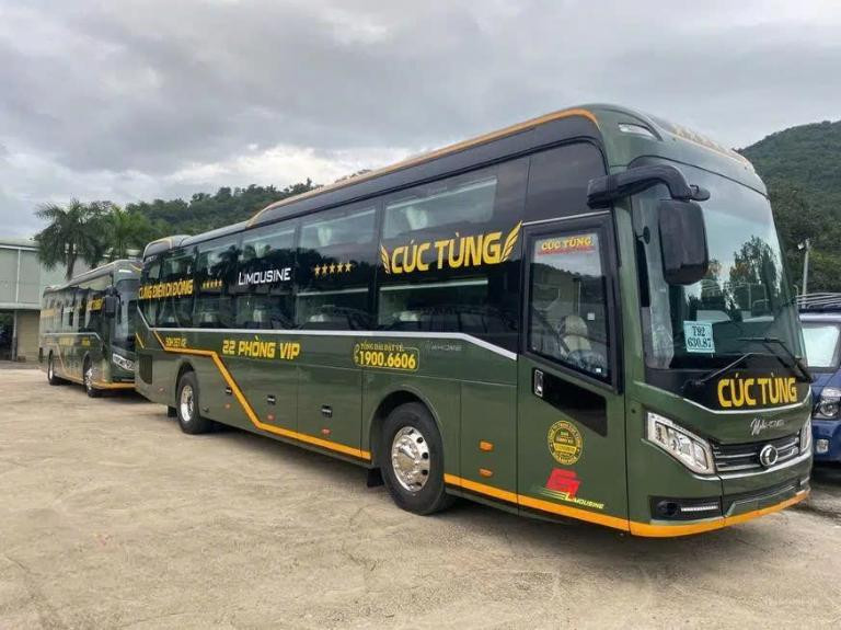 Xe giường nằm chuẩn bị khởi hành tuyến Sài Gòn từ Bến Xe Vạn Ninh