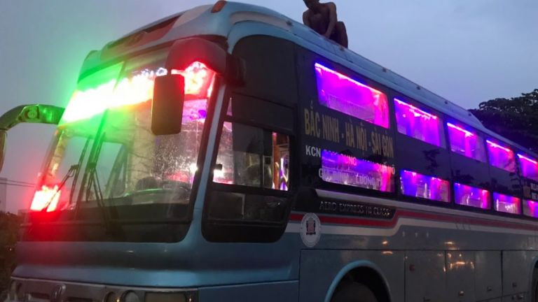 Xe giường nằm Tùng Anh phục vụ hành khách trên tuyến Hải Phòng Bình Dương