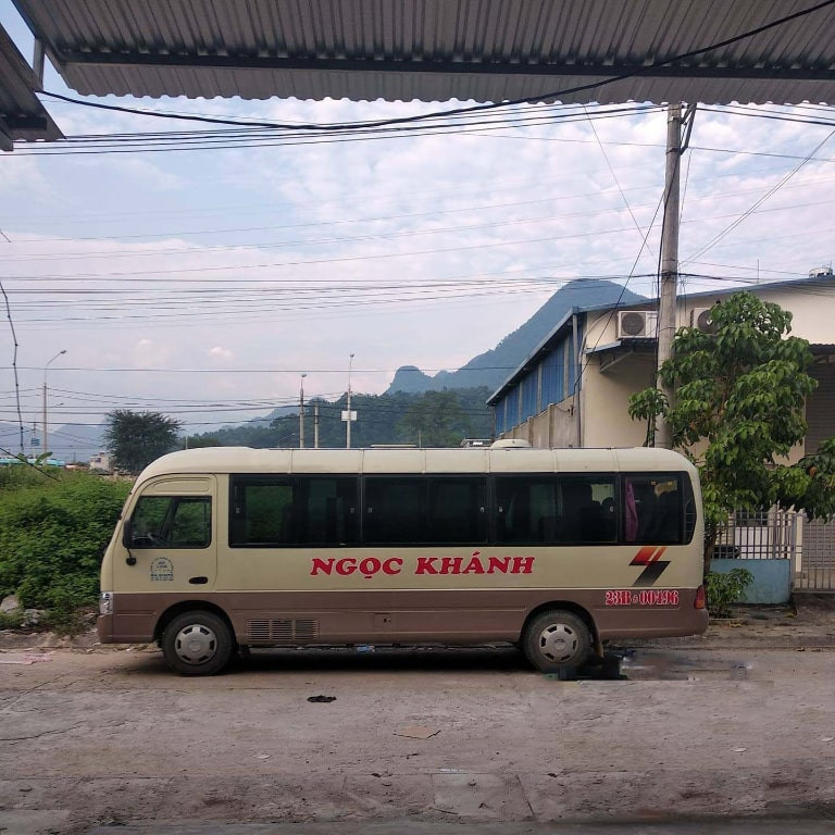 Xe khách 30 chỗ Ngọc Khánh an toàn trên cung đường Hà Giang Mèo Vạc