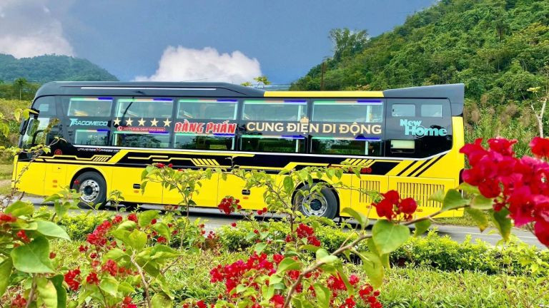 Xe khách Bằng Phấn trên đường Nội Bài Hà Giang