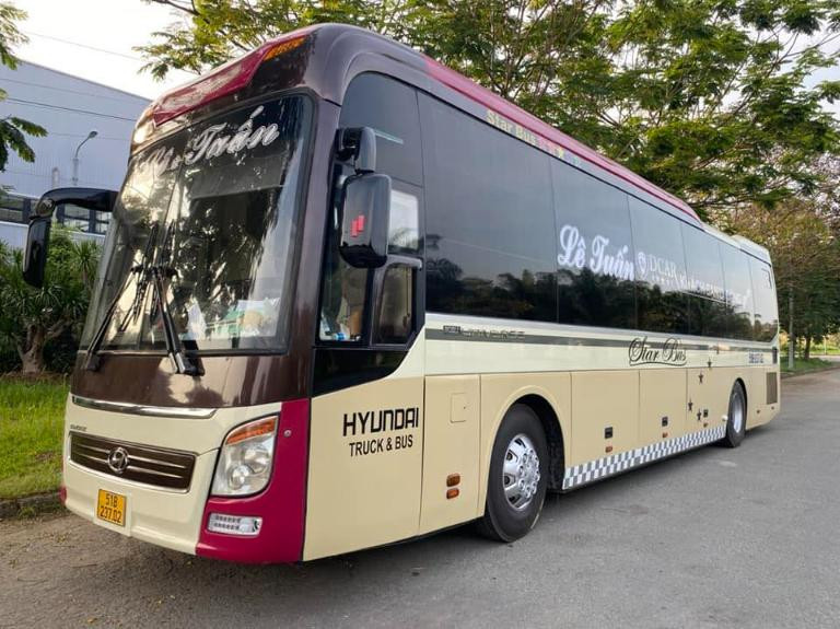 Xe khách chất lượng cao của Nhà Xe Lê Tuấn sẵn sàng phục vụ hành khách