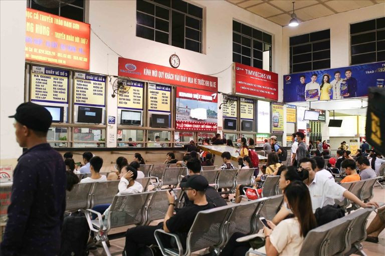 Xe khách chuẩn bị khởi hành từ bến xe Hà Giang đi các tỉnh phía Bắc