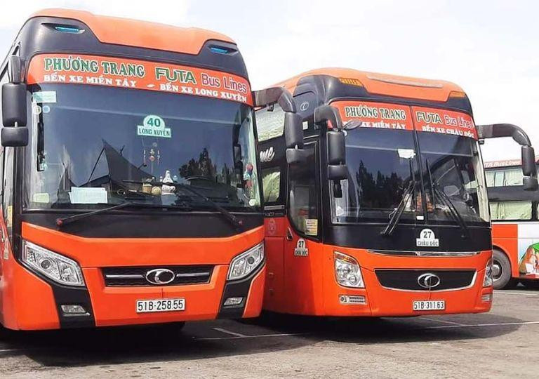 Xe khách đi tuyến Quảng Ngãi Đà Lạt tại bến