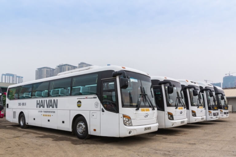 Xe khách Hải Vân Express có số lượng lên đến hàng chục chiếc xe để phục vụ khách hàng