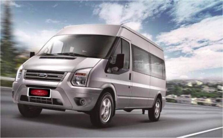 Xe khách hiện đại phục vụ chuyến đi từ Đồng Hới đến Huế