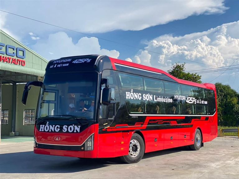Xe khách Hồng Sơn được nhiều người tin dùng trên tuyến Quảng Nam Quy Nhơn