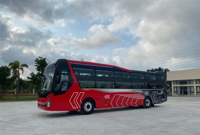 Xe khách Hợp Tuấn phục vụ tuyến Tuyên Quang Đô Lương