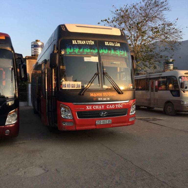 Xe khách Mạnh Tường phục vụ tuyến Hà Nội đi Tân Uyên