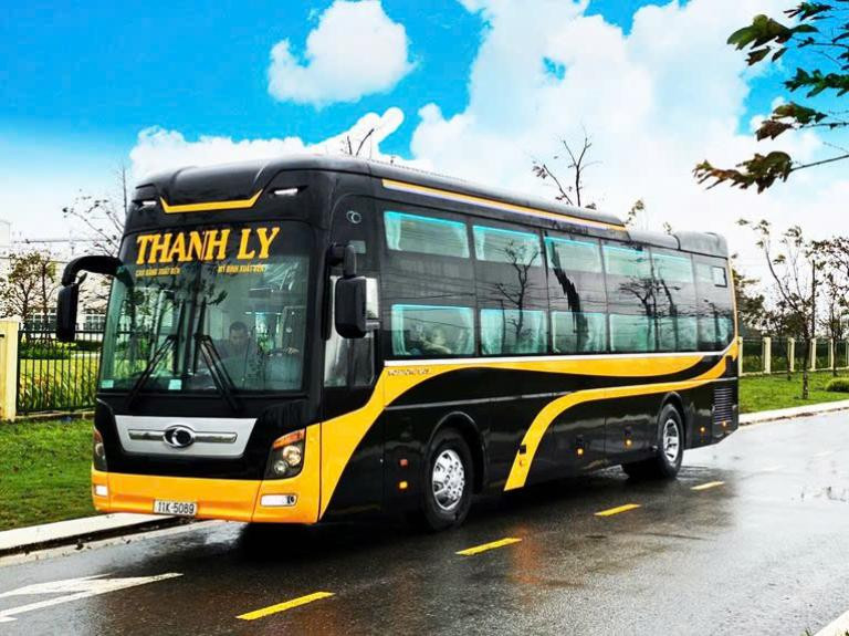 Xe khách Nhà xe Thanh Ly tại bến