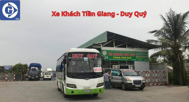 Xe khách Phương Trang đỗ tại bến ở Tiền Giang
