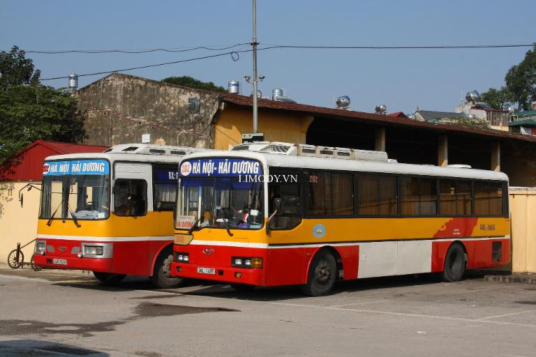 Xe khách sẵn sàng đón trả khách tại Bến Xe Bến Trại Hải Dương