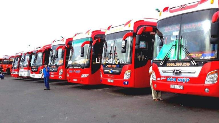 Xe khách sẵn sàng khởi hành từ bến xe Cao Lãnh đi Bạc Liêu