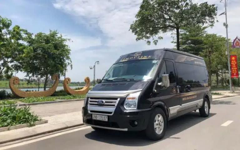Xe khách tại bến xe Đông Hà đi Huế