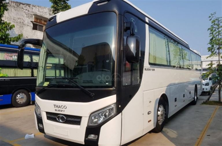 Xe khách Thanh Đương phục vụ tuyến Tuyên Quang Đô Lương vào ban ngày