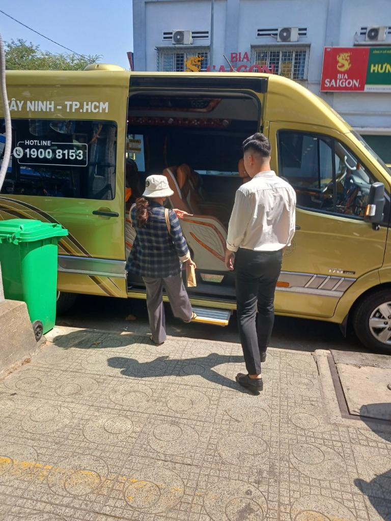 Xe khách Thảo Kim Ngân sẵn sàng đón khách theo đúng giờ